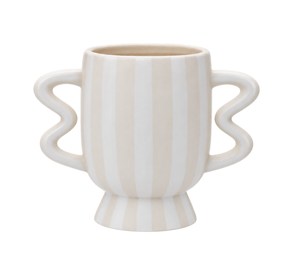 Akimbo Pot