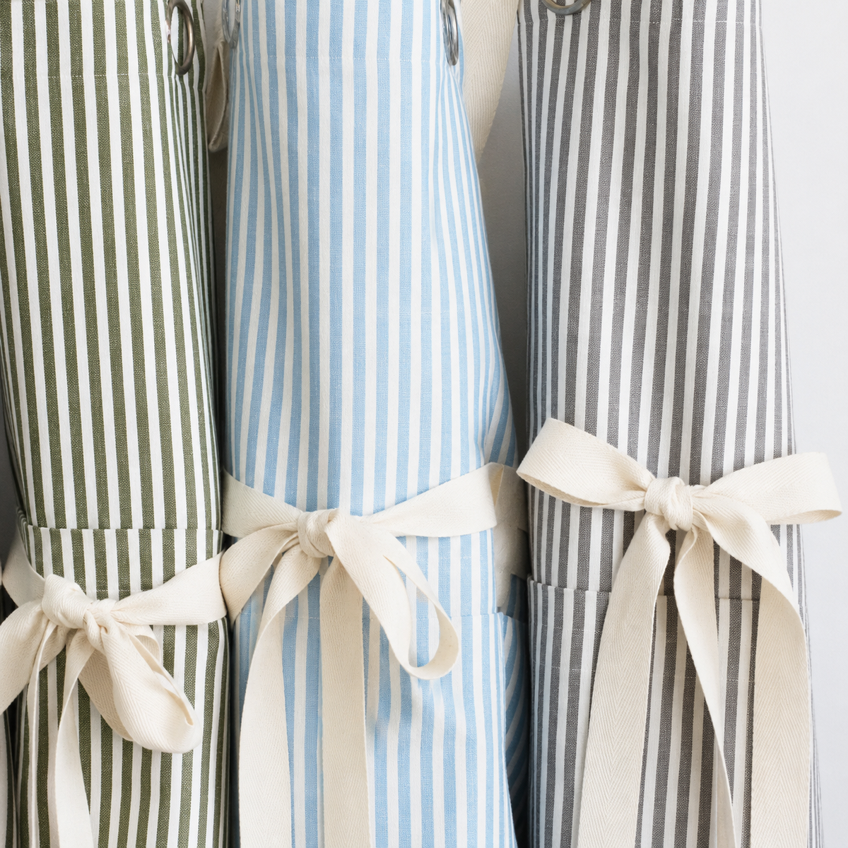 Ruffle Pin Stripe Apron: Black